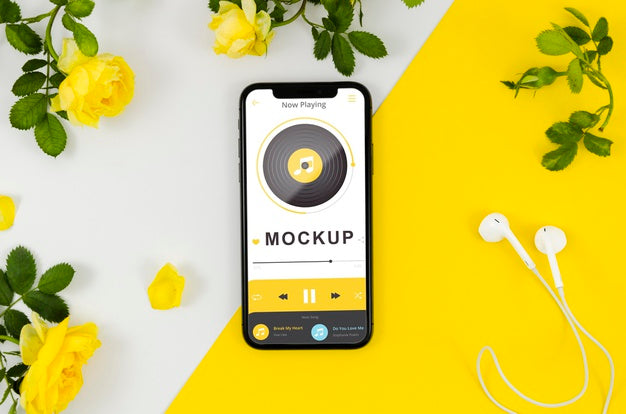 Flat Lay Smartphone Mock-Up With Flowers Psd