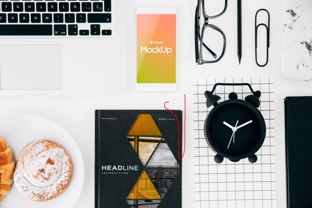 Flat Lay Smartphone Mockup On Workspace Psd