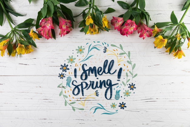 Flat Lay Spring Mockup With Copyspace Psd