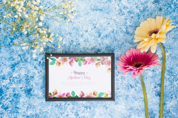 Flat Lay Spring Mockup With Frame Psd