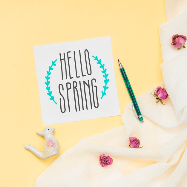 Flat Lay Spring Mockup With Greeting Card Psd