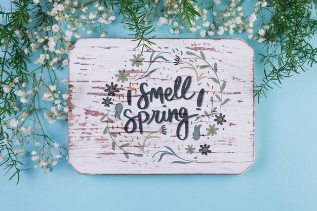 Flat Lay Wooden Board Mockup With Spring Concept Psd