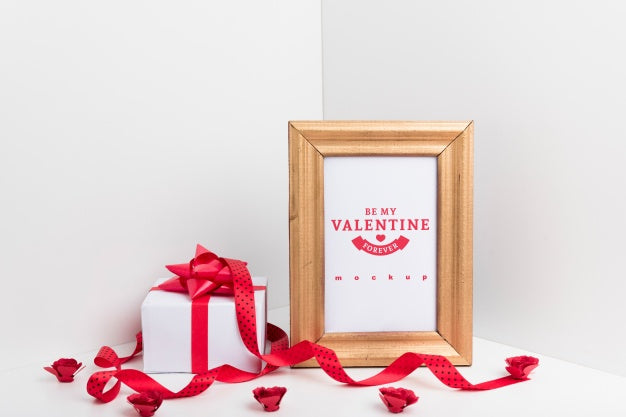 Frame Mockup With Valentine Concept Psd