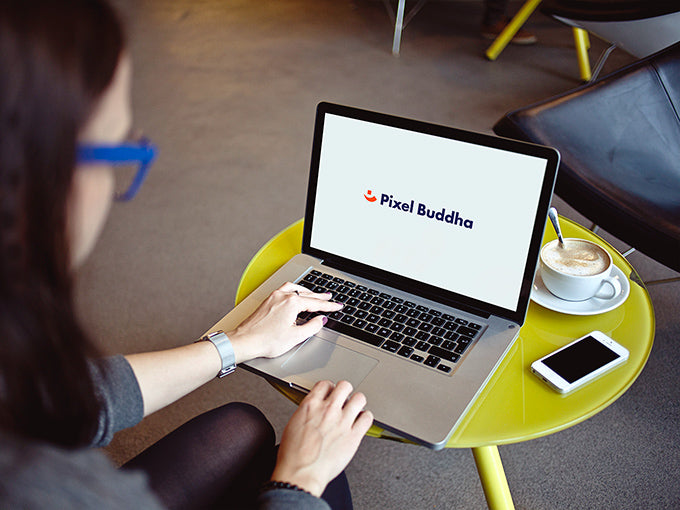 Macbook Photo Women Mock-up