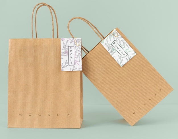 Front View Of Paper Shopping Bag Mock-Up With Paper Tag Psd