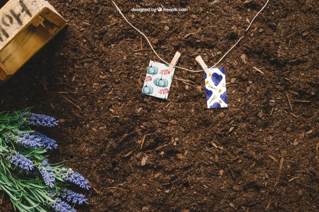 Gardening Mockup With Small Cards On Line Psd