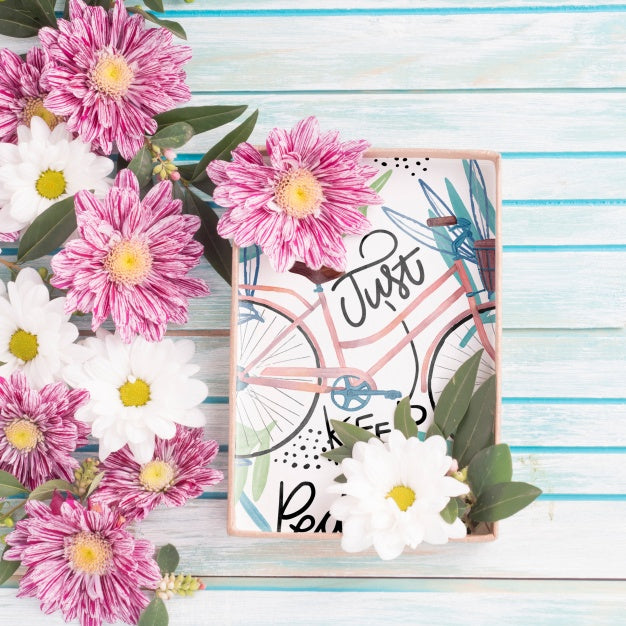 Gift Box Mockup With Floral Decoration Psd