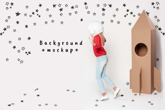 Girl Playing With Cardboard Racket Psd