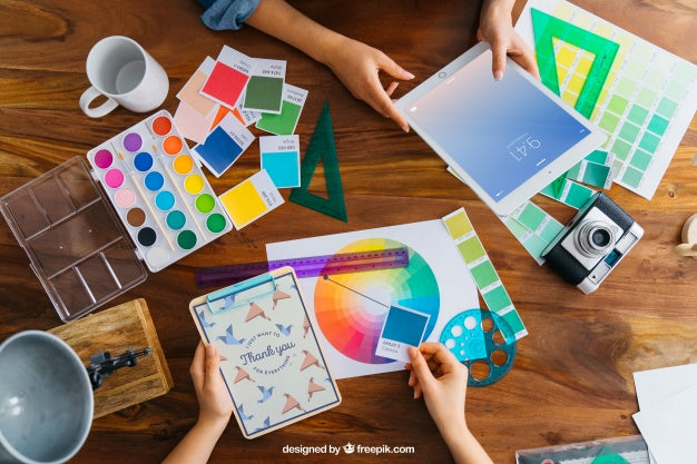 Graphic Designer Mockup With Tablet Psd