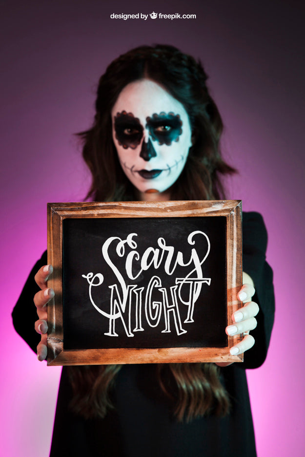 Halloween Mockup With Girl Holding Slate Psd