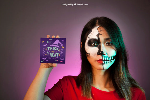 Halloween Mockup With Girl Presenting Card Psd