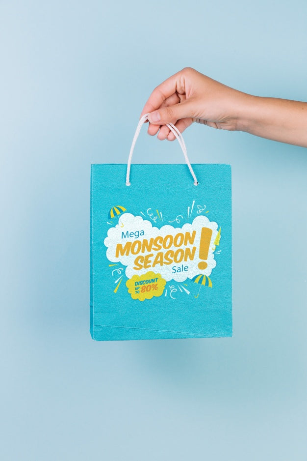 Hand Holding Shopping Bag Mockup Psd