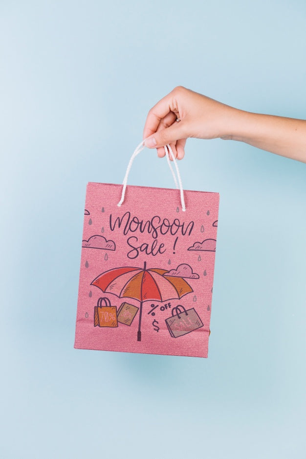 Hand Holding Shopping Bag Mockup Psd