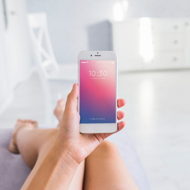 Hand Holding Smartphone Mockup Psd