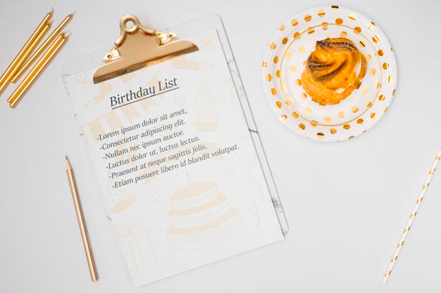 Happy Birthday Mock-Up List With Sweet Cake Psd