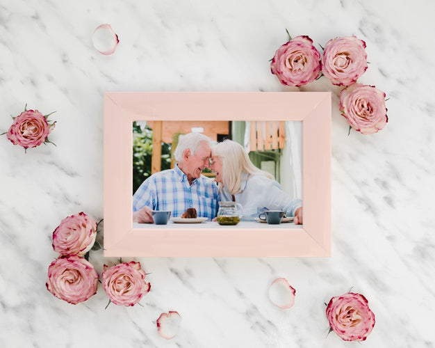 Happy Elder People Mock-Up Memory Photo Psd