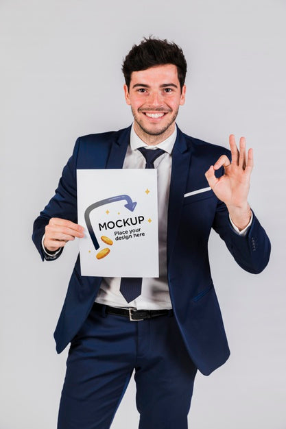 Happy Man Holding A Placard Concept Mock-Up Psd