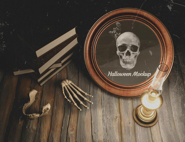 High View Halloween Decoration With Candle On Table Psd