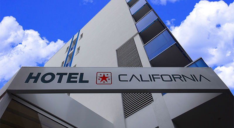 Hotel Fascia Logo Mockup Psd