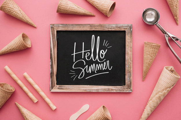 Ice Cream Mockup With Slate Psd