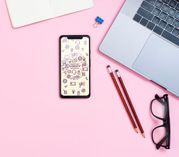 Iphone And Set Of Pencils Psd