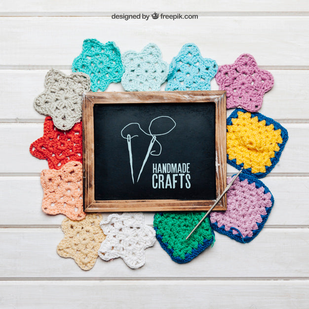 Knitting Mockup With Slate And Needle Psd