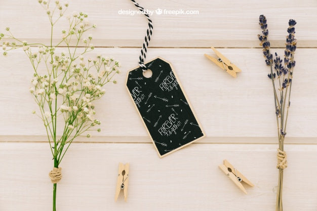 Label, Clothespins And Bouquets Of Flowers Psd