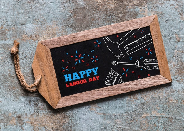 Labor Day Mockup With Slate And Tools Psd