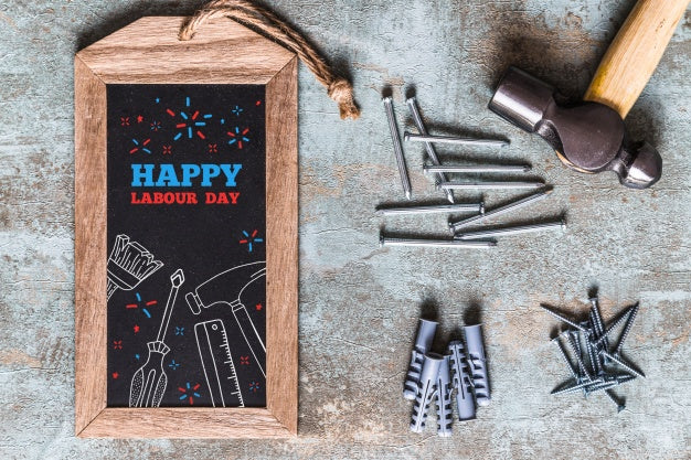 Labor Day Mockup With Slate And Tools Psd