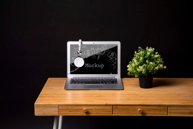 Laptop Mock-Up With Headphones Psd