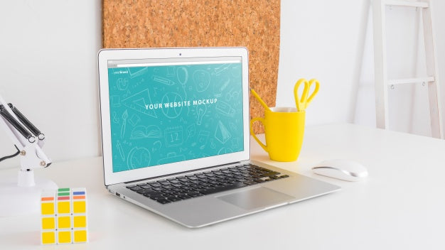 Laptop Mockup For Website Presentation With Back To School Concept Psd