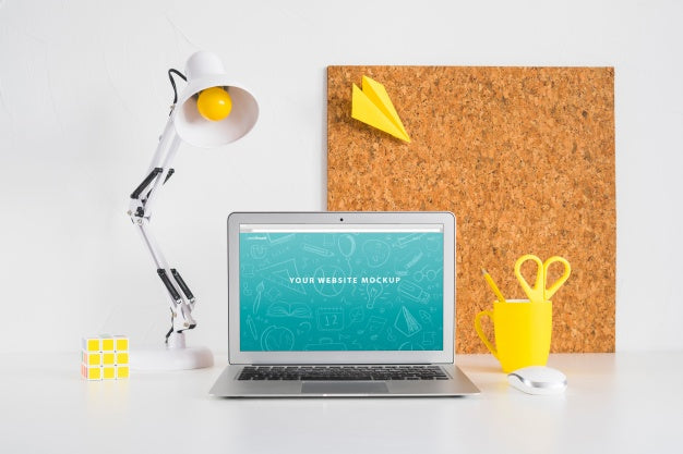 Laptop Mockup For Website Presentation With Back To School Concept Psd
