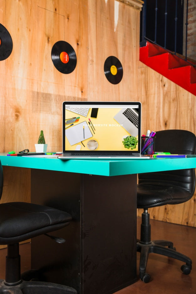 Laptop Mockup On Desk Psd