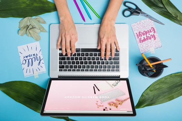 Laptop Mockup With Person Typing On Keyboard Psd