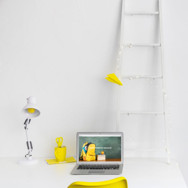 Laptop With Mockup Screen In Clean And Tidy Workspace. Education Theme Psd