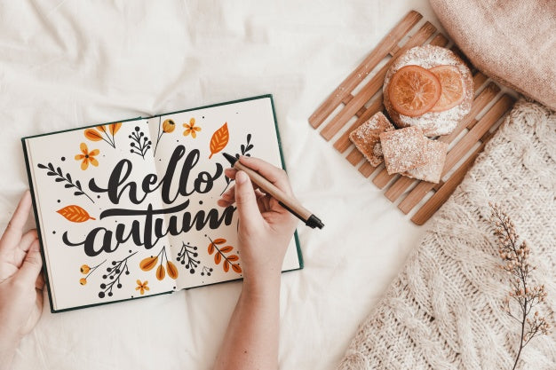 Literature And Autumn Mockup Psd