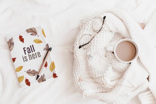 Literature And Autumn Mockup Psd