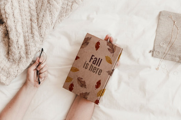 Literature And Autumn Mockup Psd