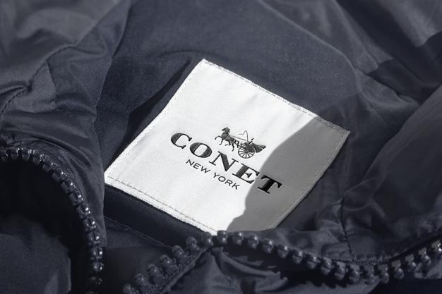Logo Mockup Blue Jacket Label Psd