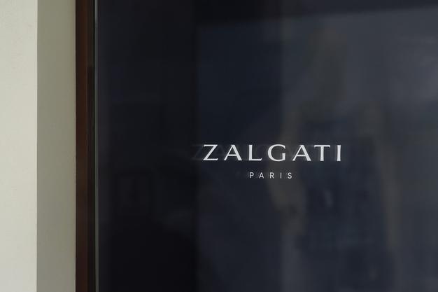 Logo Mockup Dark Window Sign Psd