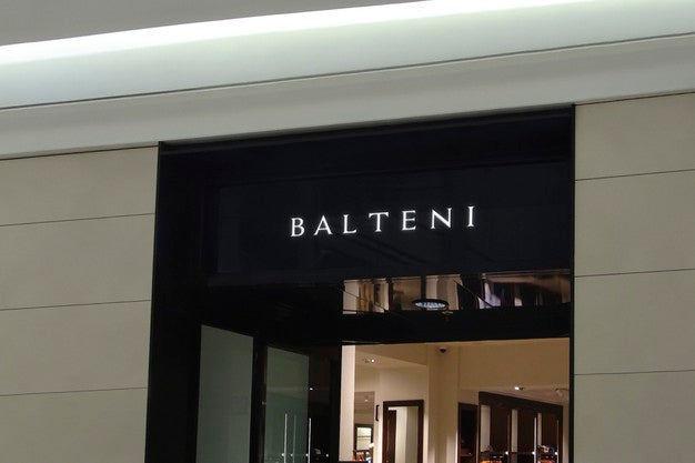 Logo Mockup Modern Black Facade Luminous Sign Psd