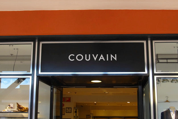 Logo Mockup Modern Facade Sign Psd