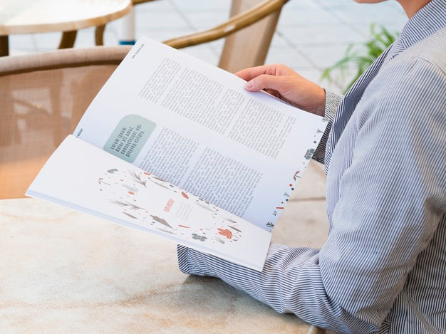 Magazine Concept Open Mock-Up Psd