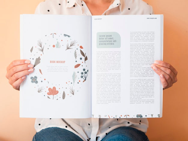 Magazine Open With Draw And Informations On Pages Psd