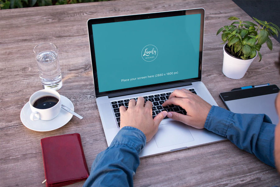 Malelancer Working on a 15" Macbook Pro Mockup