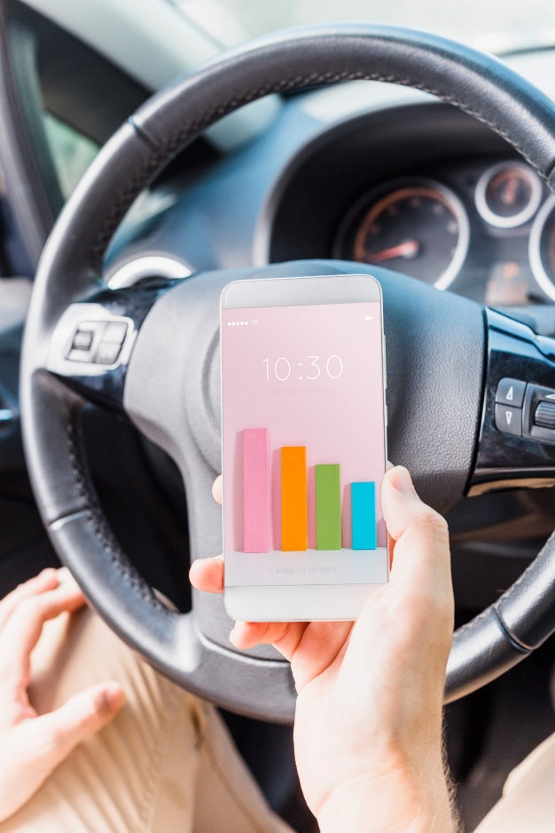 Man In Car With Smartphone Mockup Psd