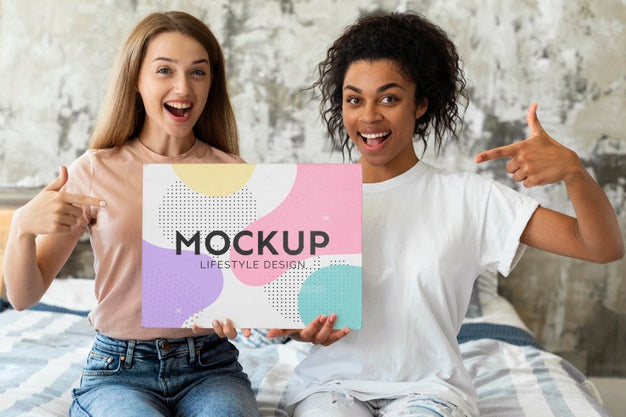 Medium Shot Enthusiastic Women Psd