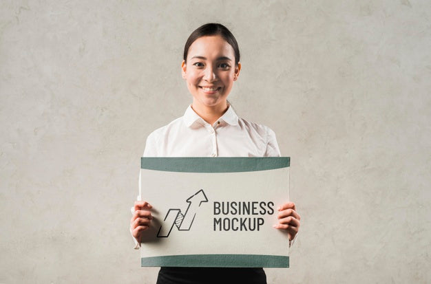 Medium Shot Smiley Businesswoman Psd
