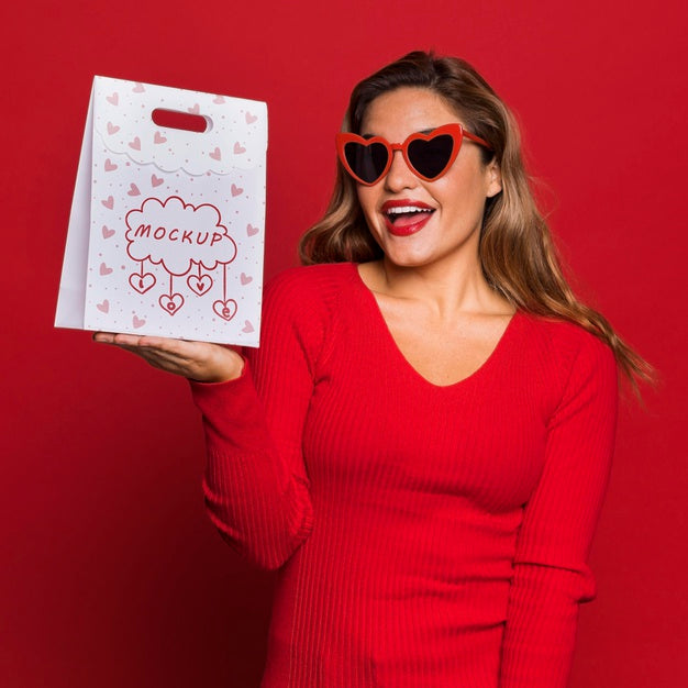 Medium Shot Smiley Woman Holding Bag Psd