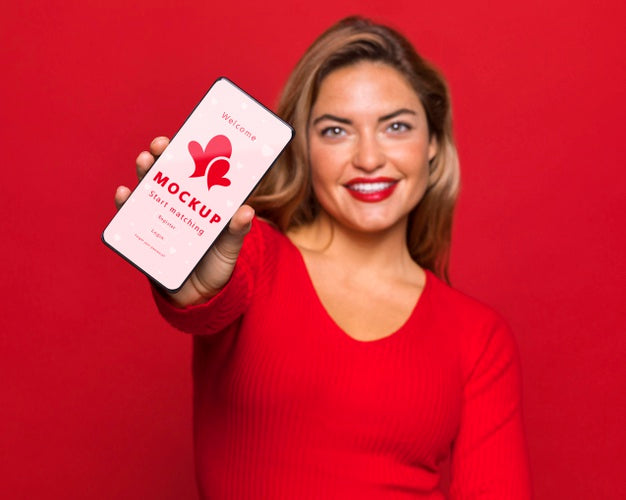 Medium Shot Smiley Woman Holding Phone Psd